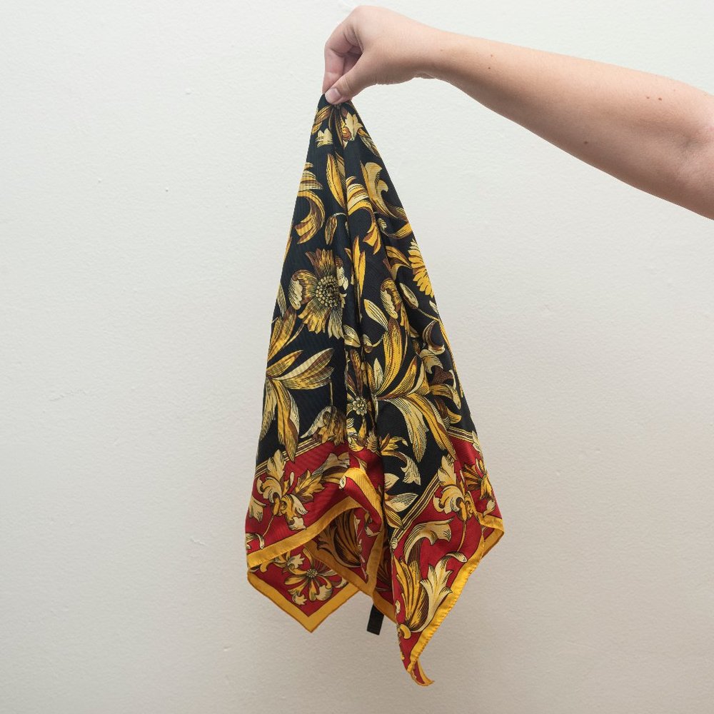 VERSATILE VINTAGE SILKY ITALIAN SCARF